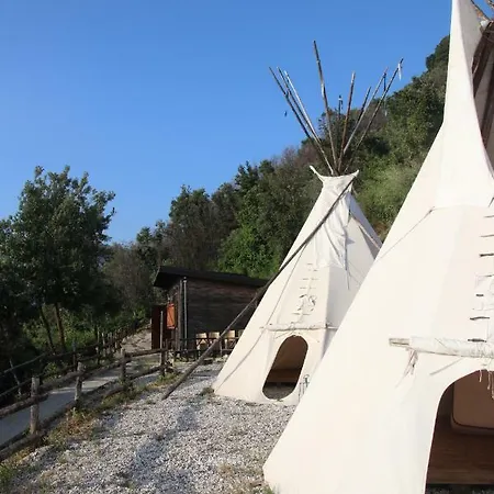 Çiftlik konaklama Holiday Ranch *